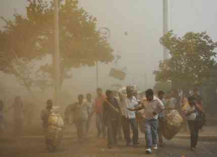 Rain and Dust Storm In Delhi