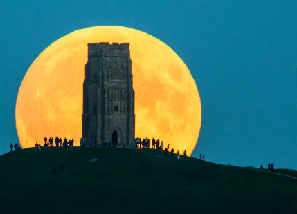 Rare Bloodmoon: 10 Stunning Images From Around The World | Skymet ...