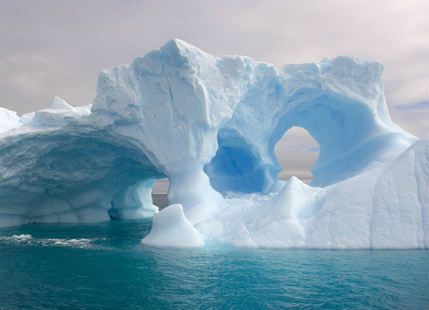 Giant Icebergs in Antarctica slowing Climate Change