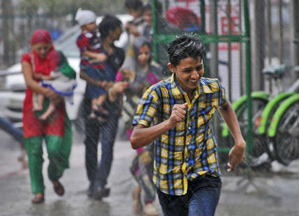 Rain in Delhi march