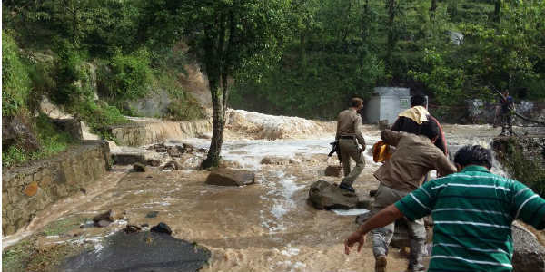 Torrential rains trigger flash floods in Kashmir, 1 dead and 2 missing ...