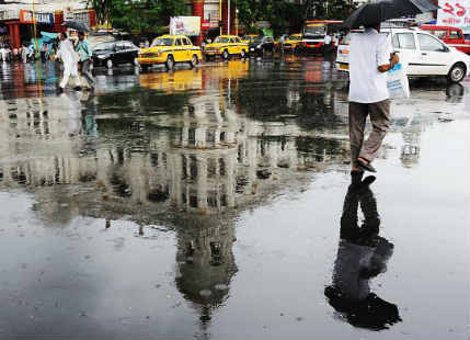Low Pressure Area gives three digit rains over Kolkata