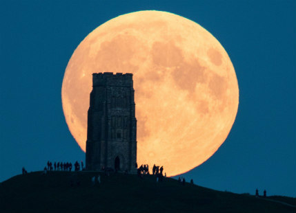 Get ready for the biggest supermoon since 1948