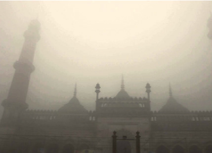 Very dense fog continues over Lucknow, Varanasi, and Patna