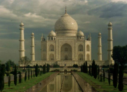 Rain in Taj Mahal
