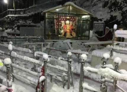 Heavy snowfall likely over Vaishno Devi, pilgrims advised to stay put