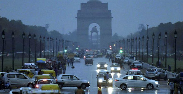 Delhi-rains and dust storm