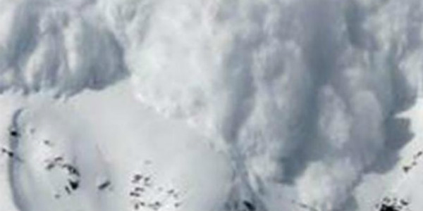 Three Soldiers killed as Avalanche hits Batlaik Sector in Kashmir