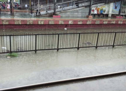 Hefty Monsoon rains cause waterlogging in Mumbai, Thane, Kalyan