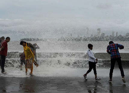 Heavy Mumbai Rains kill 1; bridge collapses, local gets delayed