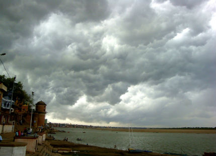 Varanasi rain_Laurence Ourac 429