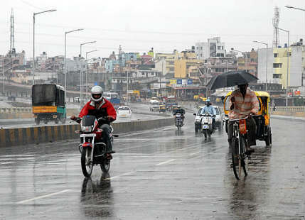 Rains to increase over Honavar, Mangaluru, Chitradurga; Bengaluru to remain dry