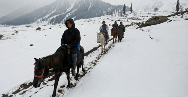 Snowfall in Kashmir and Himachal 
