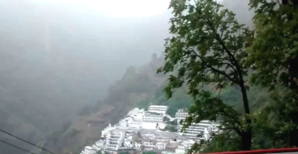 Rain and snow in Vaishno Devi