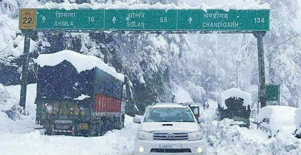Snowfall in Kashmir and Himachal