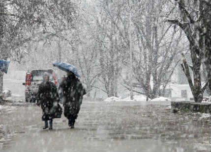Snowfall-in-Kashmir