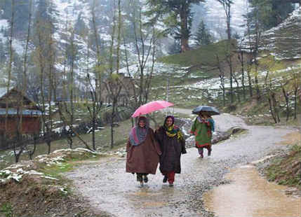 Rain in Kashmir and himachal
