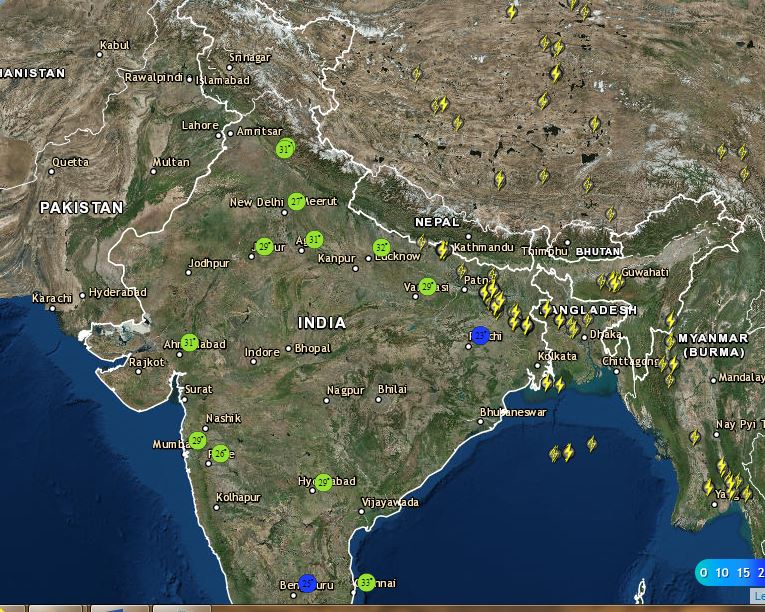 Live lightning and thunderstorm status