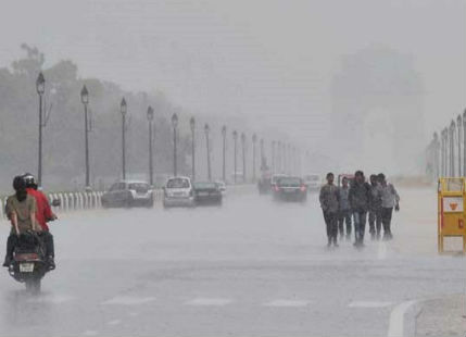 Rains in delhi