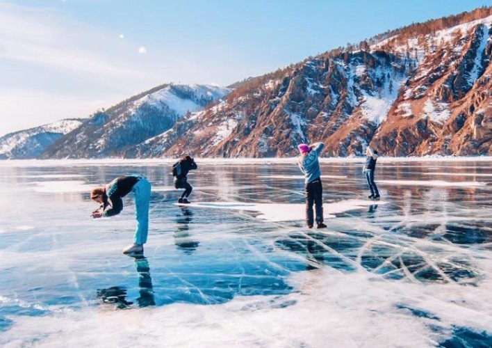 Russia's frozen lake Baikal is beauty beyond imagination | Skymet Weather  Services