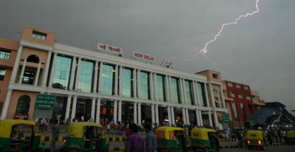 LIGHTNING and thunderstorm in DELHI The Hindu 600