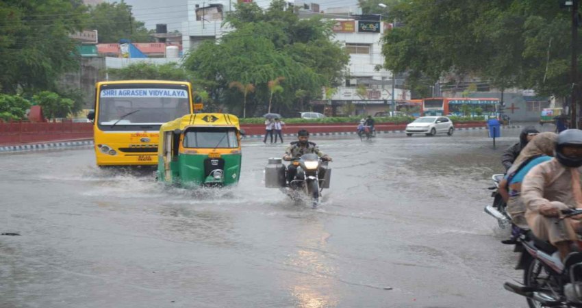 Rain in Indore 
