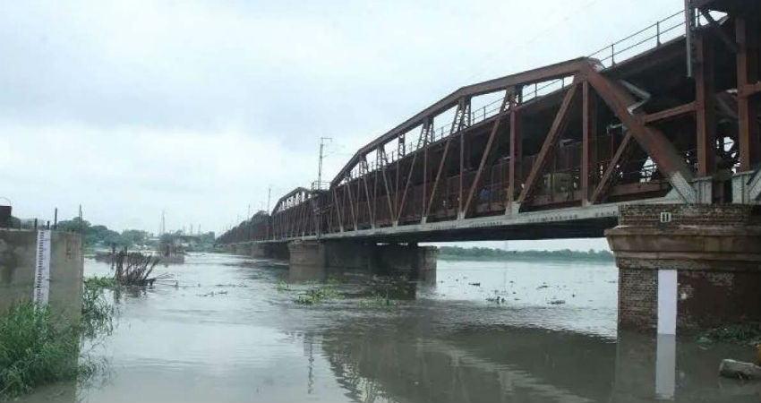 delhi flood alert 
