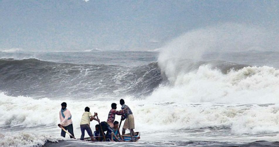 Cyclone Maha in Bay of Bengal_dailymail 1200