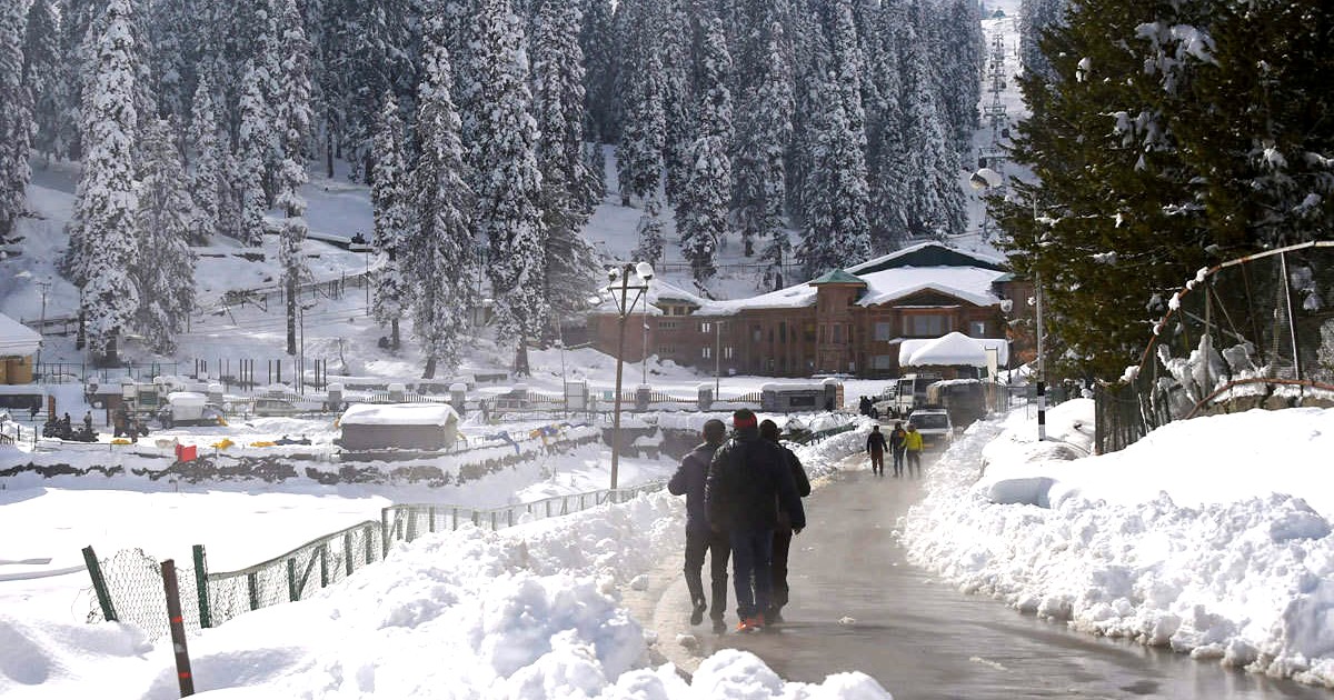 Heavy snowfall in Jammu & Kashmir
