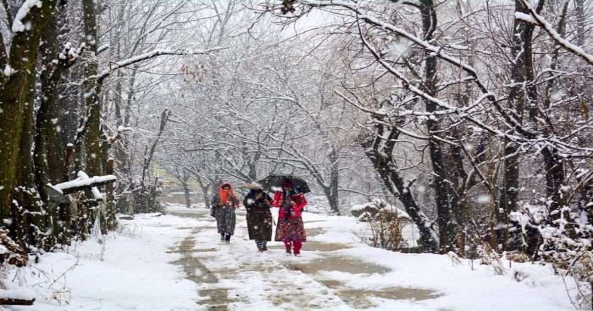 Snow in uttarakhand